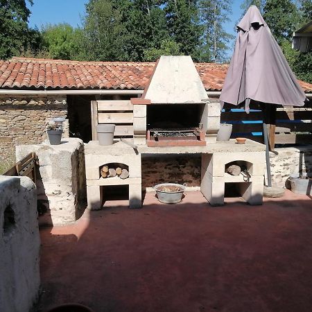 Chambres d'hôtes La Source Mareuil-sur-Lay Exterior foto